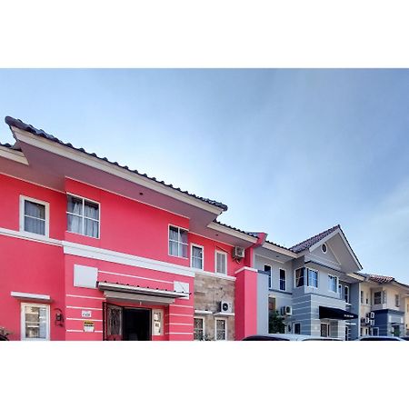 Surya Inn Syariah Cikarang Redpartner 贝克西 外观 照片